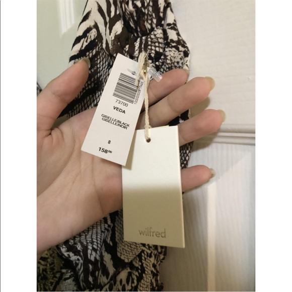 ARITZIA BNWT Veda Bodycon Dress size 8 RARE FIND - Picture 4 of 4